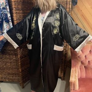 Unisex Vintage Embroidered Reversible Kimono
